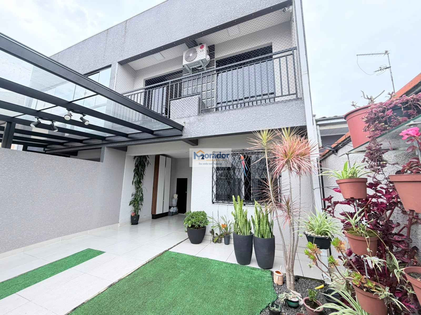 Sobrado Moderno à Venda – Alto Boqueirão